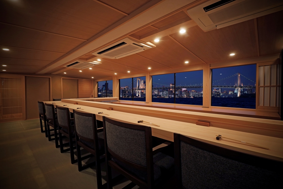 鮨 おりがみ 船内風景