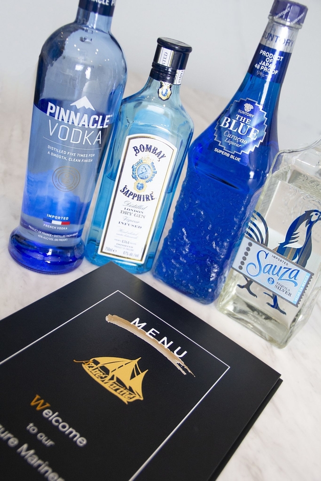 「アズール・マリナー」のドリンクとメニュー