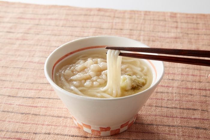 麺持ち上げ画像