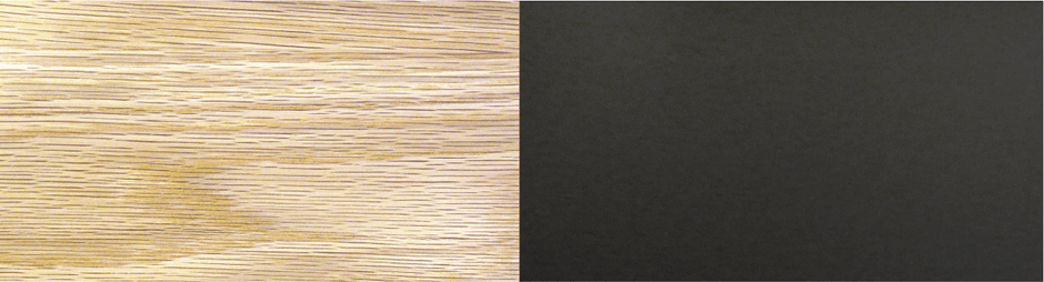 高級なホワイトオーク無垢材とメラミン化粧板仕上げ