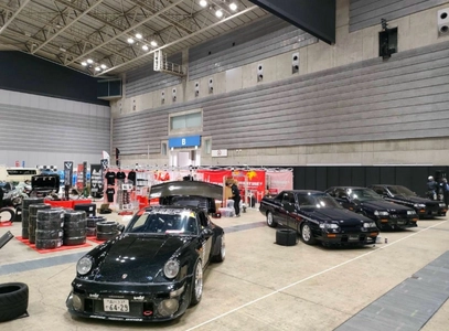 シバタイヤ・R31HOUSEが「ノスタルジック2デイズ2025」に出展 　R31スカイライン、ポルシェ911Sを展示