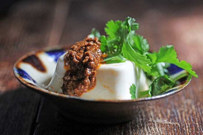 かけるだけで、より贅沢な冷奴になります