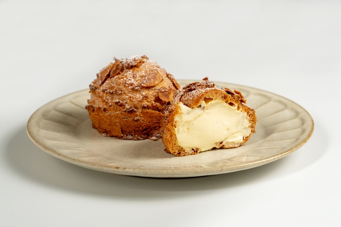 和楽紅屋 珠洲の塩シュークリーム