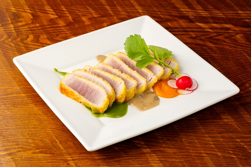 鮪のカツレツ3色ソース仕立て