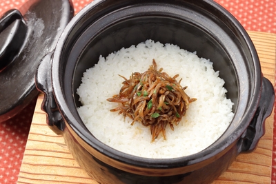 日本料理 新月/氷魚醤油炊きと近江米土鍋ご飯