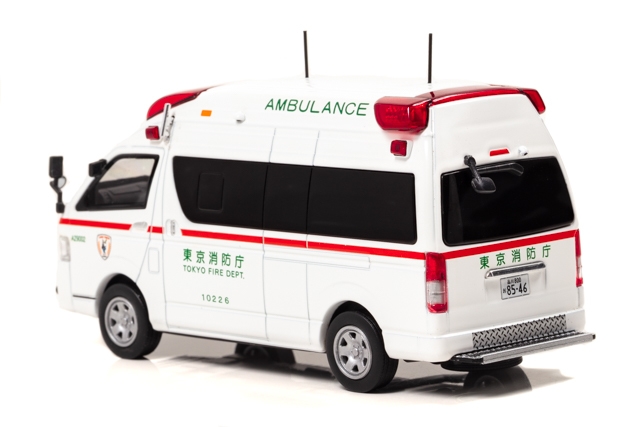 左後:トヨタ ハイメディック 2017 東京消防庁高規格救急車