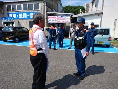 隊長から消防隊へ状況報告