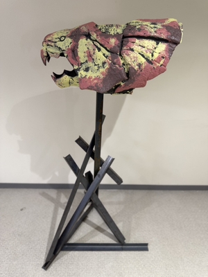 二科展に入選した 誠恵高校卒業生 門倉菜々香さんの作品「刻印」