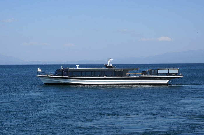 就 航 船: ランシング