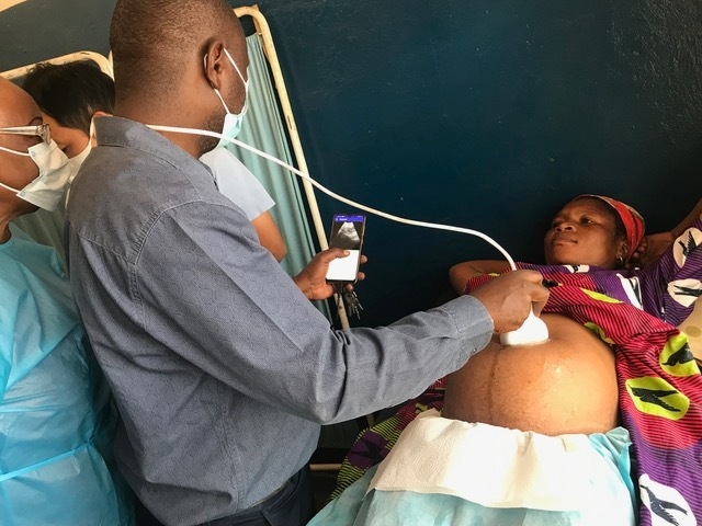 携帯電話を用いたエコー検査