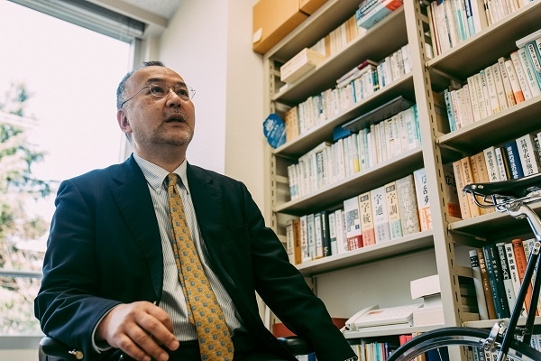 上野正雄教授（明治大学法学部）