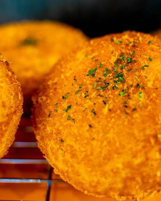 沖縄県豊見城市 Good Morning Bakeryの 「グリーンカレーパン」が、カレーパングランプリ2022  西日本揚げカレーパン部門にて最高金賞受賞！