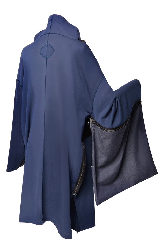 クッションカバーをキモノ袖として使用した例(背面)2