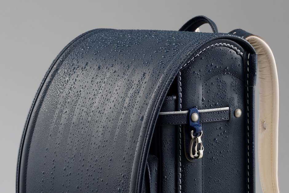 雨にも傷にも強い牛革ストロング