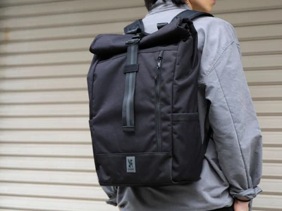 PC・長物・ボトルまで、通勤バッグの悩みをまとめて解決する
ロールトップバッグ「INITIATE 26L PACK」3カラーで登場