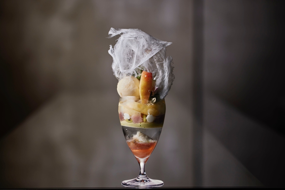 アサコイワヤナギ 5,600円の華麗なパフェ(ドリンク付)