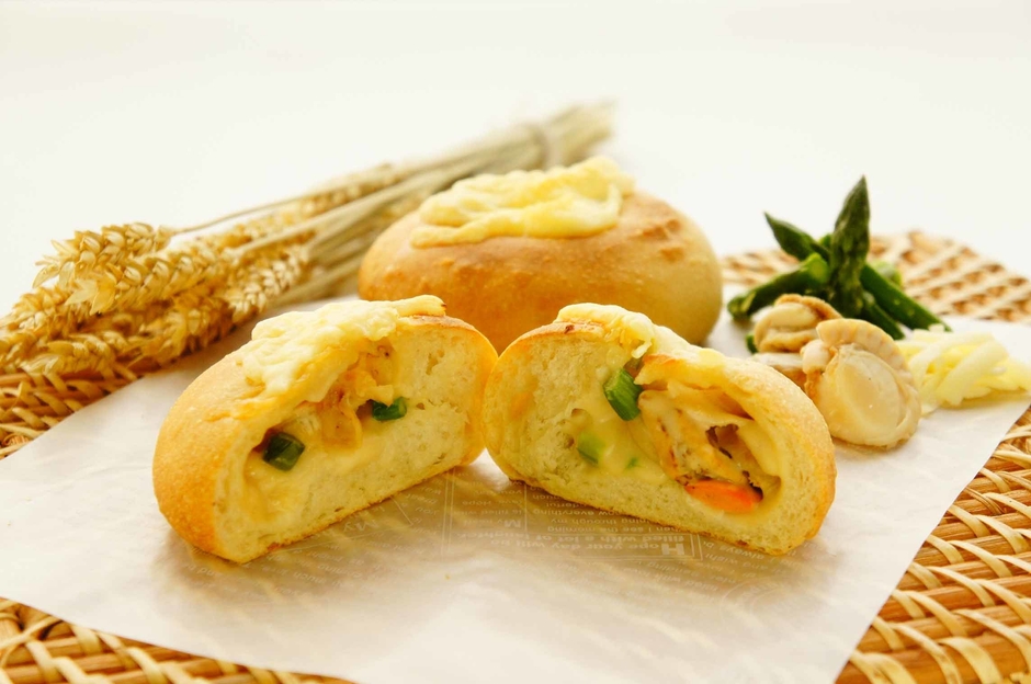 【イルマットーネ・アルル】ほたてアスパラパン