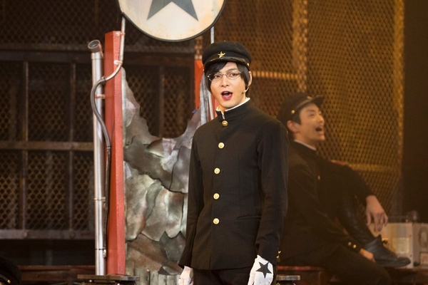 残酷歌劇『ライチ☆光クラブ』（2015年公演）©古屋兎丸／ライチ☆光クラブ プロジェクト 2015