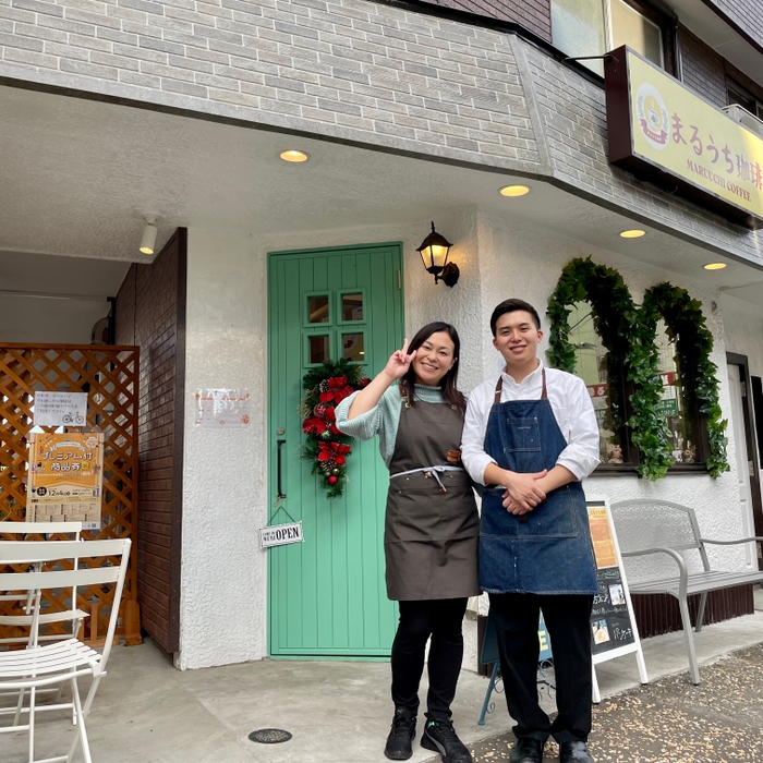 新婚店主の二人　