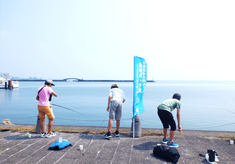 港での釣り(イメージ)