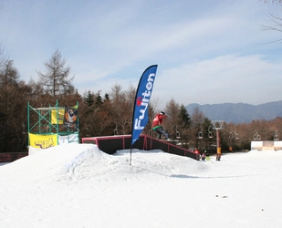 山梨県・富士山麓　ふじてんスノーリゾート ２０１１年２月２４日(木)スノーパークコンテスト 「アンチェイン」（スロープスタイル）開催！