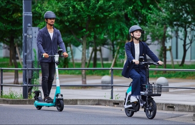 写真提供:Luup(右が電動アシスト自転車)