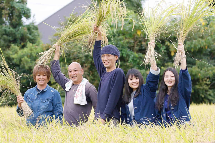 写真：2020年10月に界 箱根のスタッフが酒米の収穫を体験