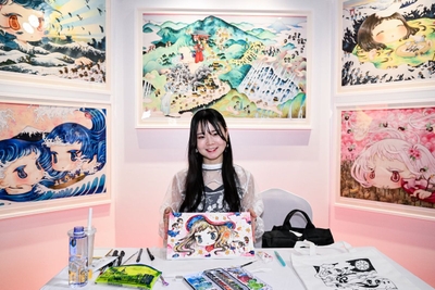 金田涼子特設ブースで作品を紹介