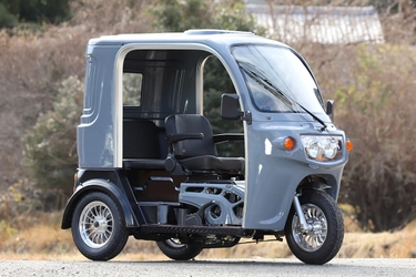 バイクとクルマの“いいとこどり”トライクの250ccモデル 「APtrikes250」予約受付を2月10日開始！