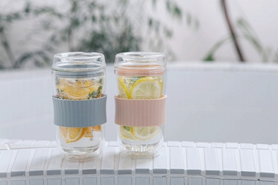 フルーツが爽やかな飲み物も結露しにくいので、最後までクリアに美しく見え、美味しくお召し上がりいただけます。