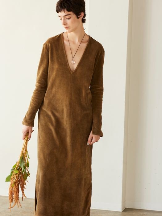 cotton velour deep v-neck dress 39.AMBER〈coconut+ketapang〉