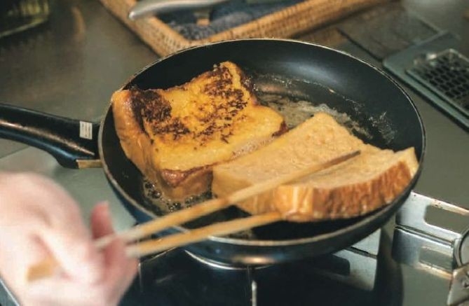 島の宿の名物メニューとなった「フレンチトースト」