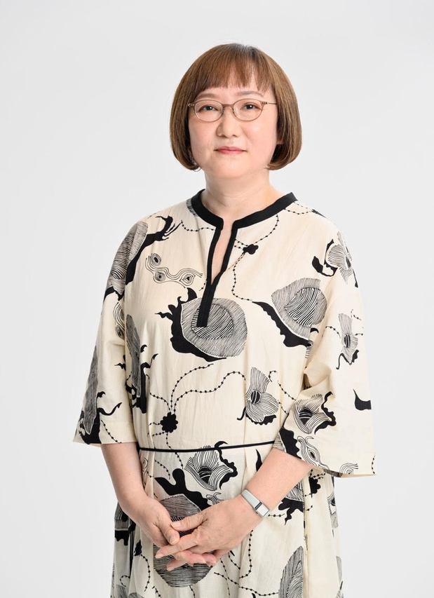 窪美澄 (C)新潮社