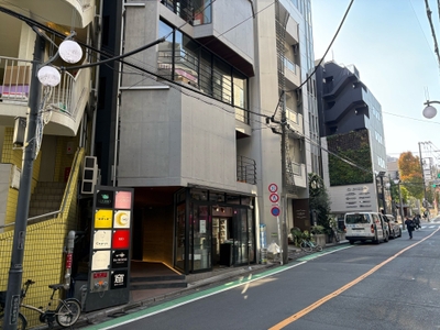 店舗ビル外観