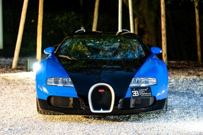 会場に展示されたBUGATTI VEYRON