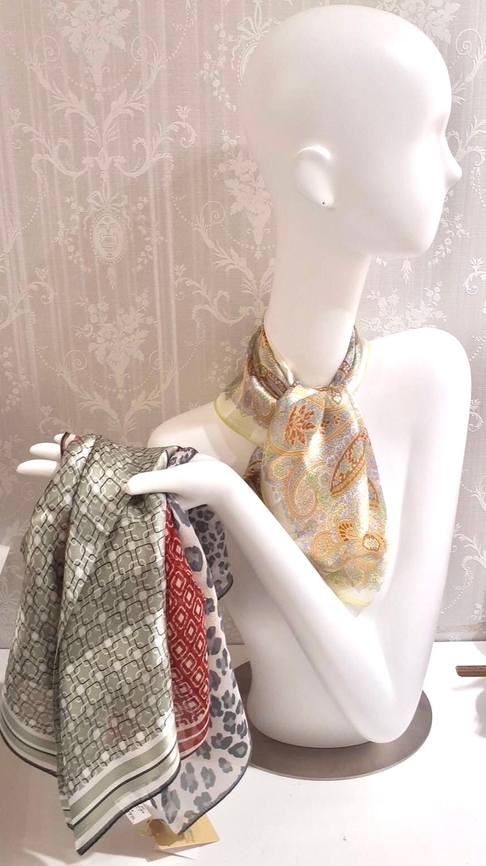 シルクスカーフ 商品例