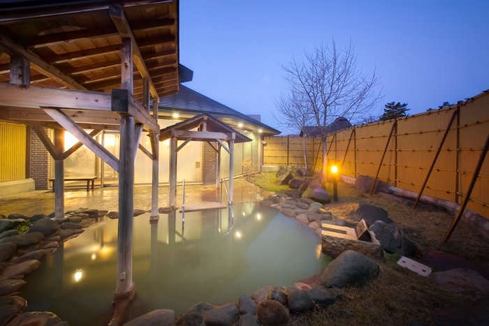 雪見の露天温泉 休暇村裏磐梯こがねの湯