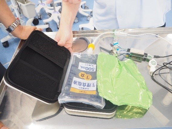 試作3号機。風船を使って圧力を調整します