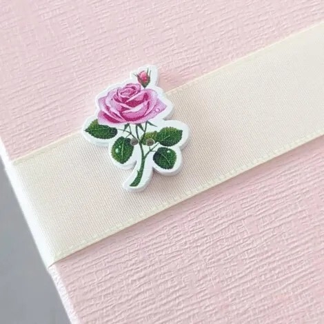 木製のバラ型チャーム(2)