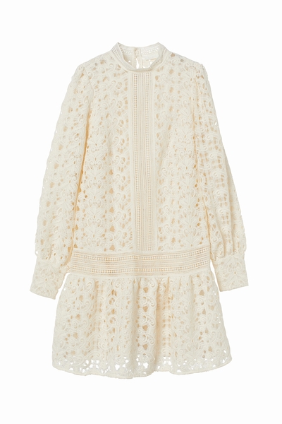 ¥7,499(100%リサイクルポリエステル) ※店舗: 渋谷店・新宿店・二子玉川ライズ店・名古屋松坂屋店・心斎橋店