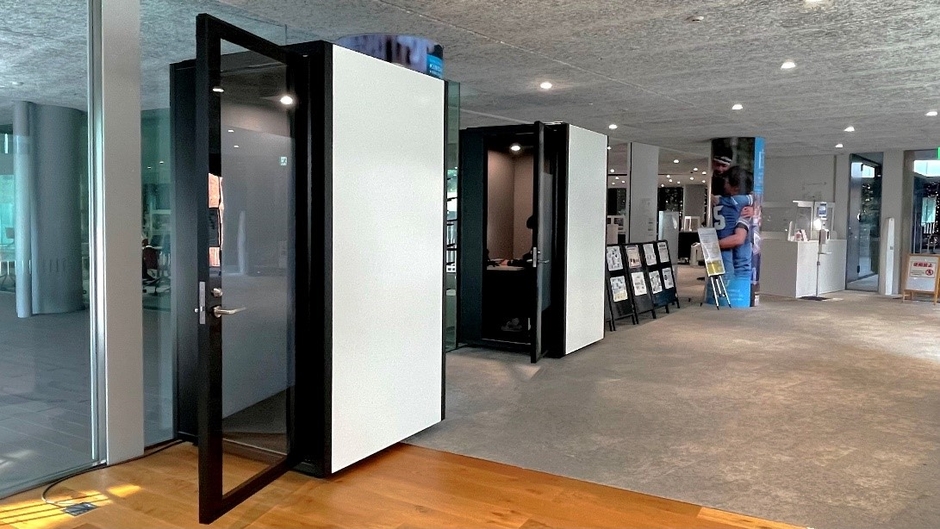 キャリアセンター横に設置した個室型ワークブース