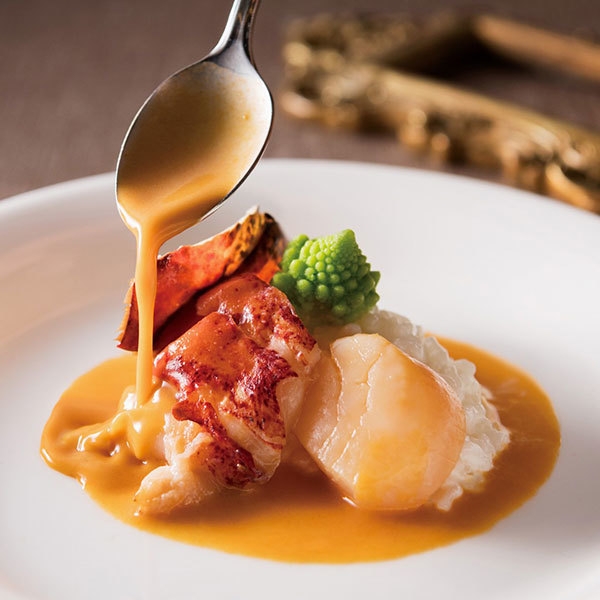 オマール海老のグリエと帆立貝柱 ビスク風