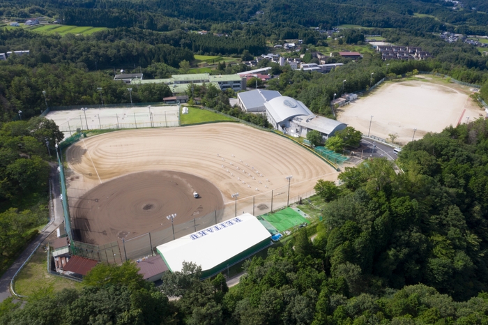 高校野球部専用の第1グラウンド（中央）