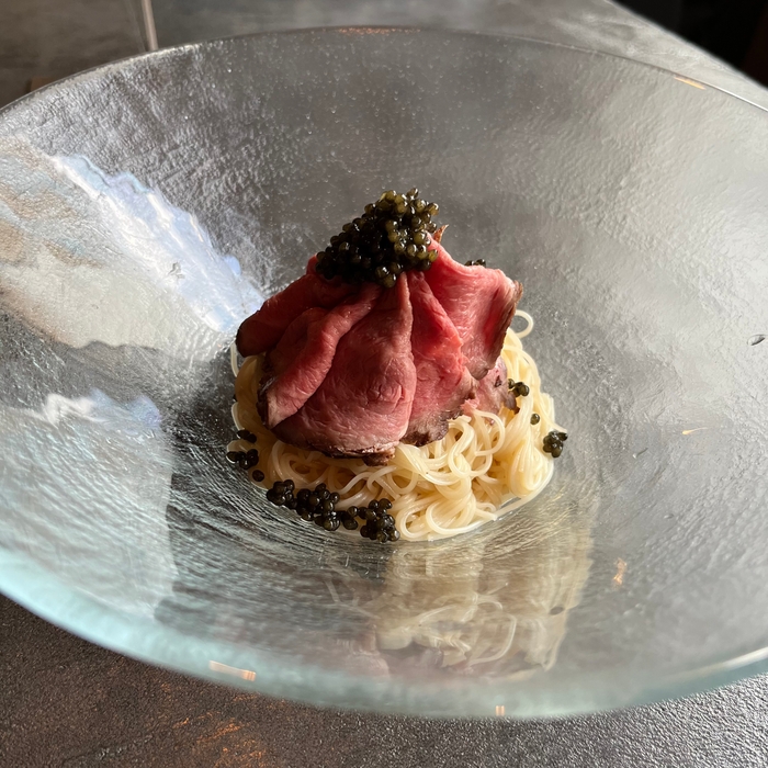 土佐あかうしのローストビーフとキャビアの冷やしそうめん(1)