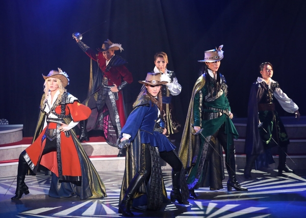 ミュージカル「三銃士 THE THREE MUSKETEERS」写真提供：ＯＳＫ日本歌劇団