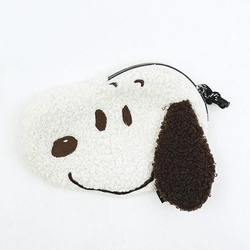 スヌーピーのもこもこフェイスポーチ。愛くるしいフェイスに毎日ほっこり癒される