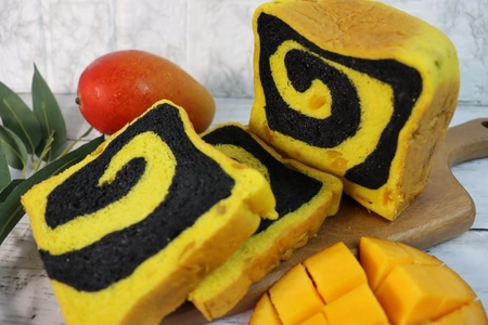 尼崎の新名物！？夏を彩るトラ柄の食パンが新登場！！ マンゴーとココナッツ味の、「夏のトラパン」が 7月2日より牛乳屋さんの食パン メルクパンにて発売！