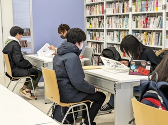 東京工芸大学 芸術学部マンガ学科　 2025年度作品講評会(出張編集部)を開催　 ～10社17編集部が中野キャンパスに集結～