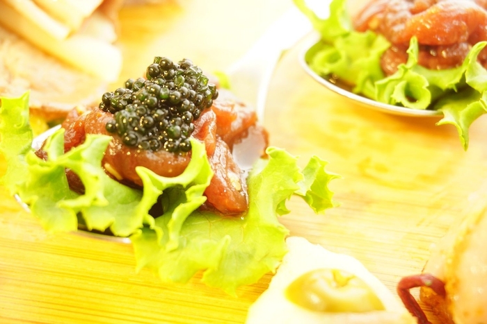 前菜 野菜と馬肉のキャビア添え