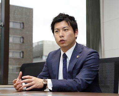 代表:菰田 泰隆